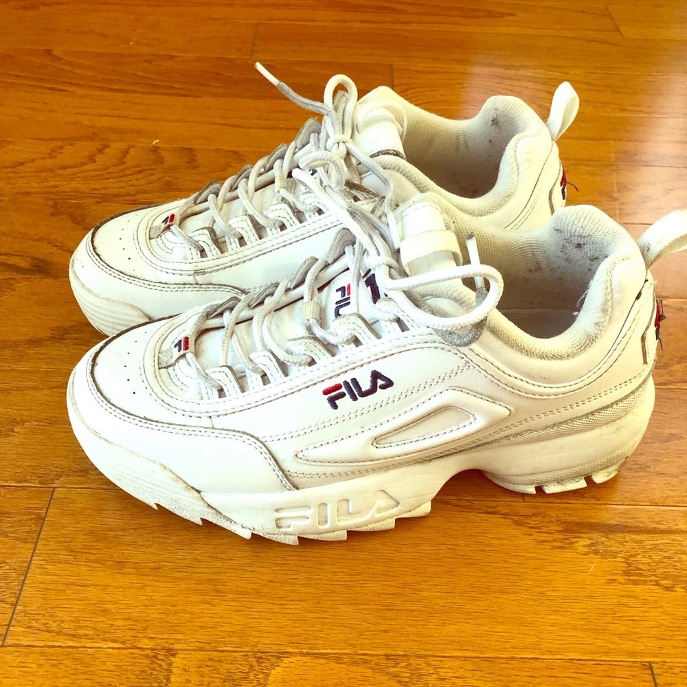 Men’s Size 8 (Womans 9.5)  Fila Disruptor sneaker